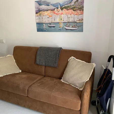 Daire Artist's House